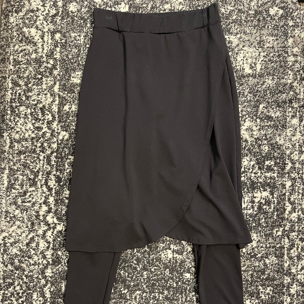 🖤Athletic Midi Wrap Skirt with Long Leggings!